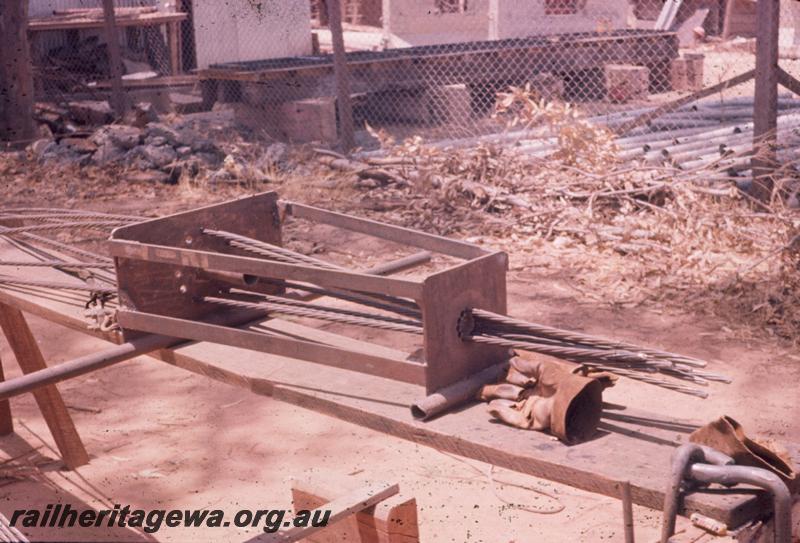 T00211
4 of 5 views of the construction of the dual gauge concrete bridge over the Avon River at Northam for the Standard Gauge Project. View of the cable ends
