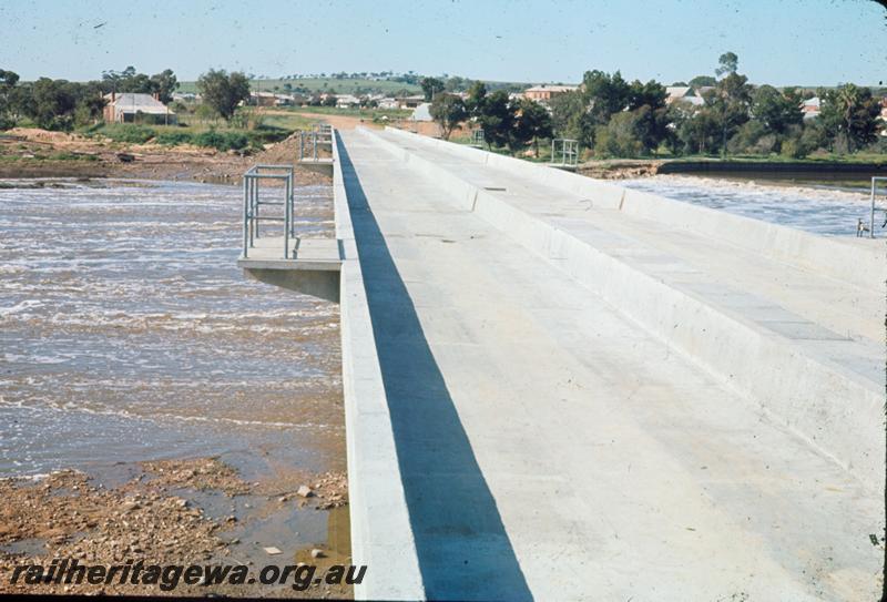 T00218
Concrete bridge, Northam, Standard Gauge, line, under construction
