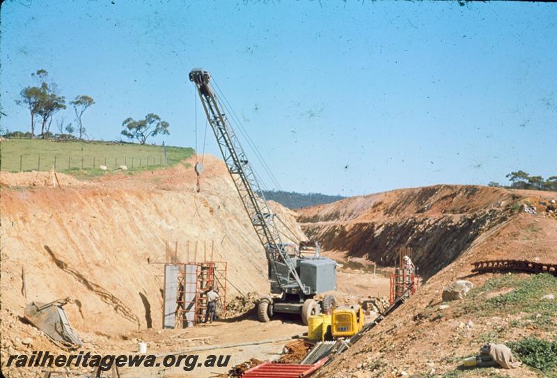 T00229
Earthworks, Horseshoe Cutting, Standard Gauge Avon Valley Line
