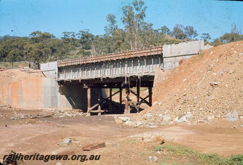 T00232
Concrete bridge, Jebbering Brook Bridge. Standard Gauge Avon Valley line
