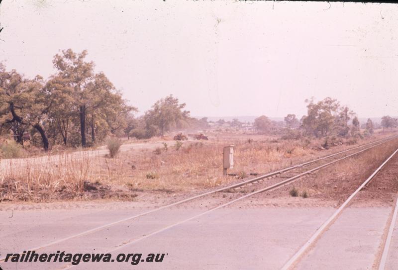 T00238
Level Crossing, Bellevue, Great Eastern Highway
