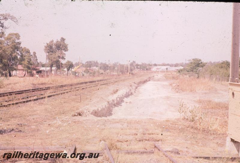 T00239
Level Crossing, Bellevue, Great Eastern Highway
