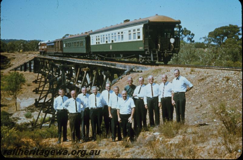 T00281
AM class 313 Inspection carriage, MRWA trestle bridge, Mogumber, MR line, staff posing from inspection train
