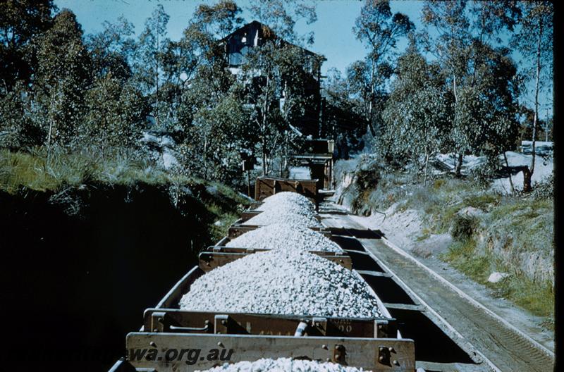 T00290
Wagons full of ballast, possibly being loaded
