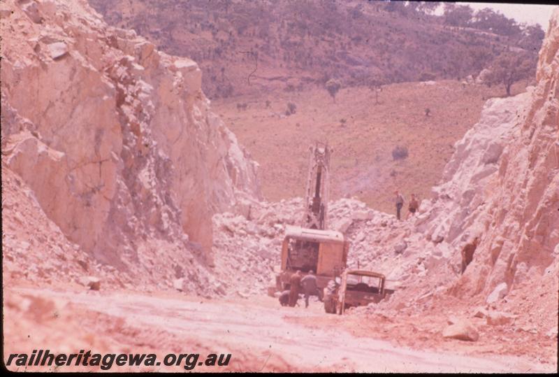 T00297
Standard Gauge construction, Monument Hill cutting, Avon Valley line
