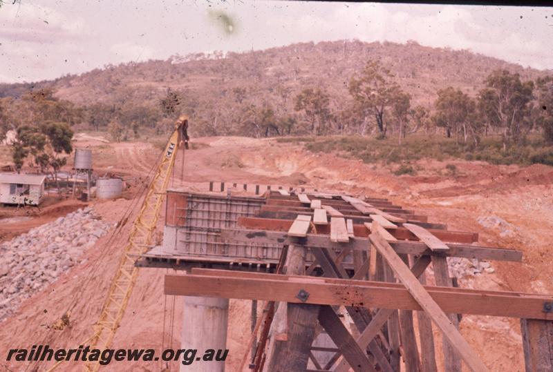 T00301
Standard Gauge construction, Wooroloo Bridge construction, Avon Valley line
