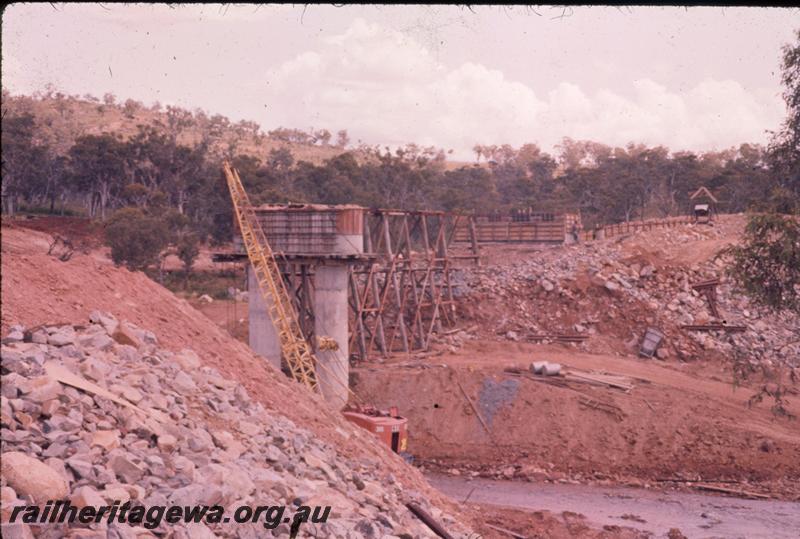 T00302
Standard Gauge construction, Wooroloo Bridge construction, Avon Valley line
