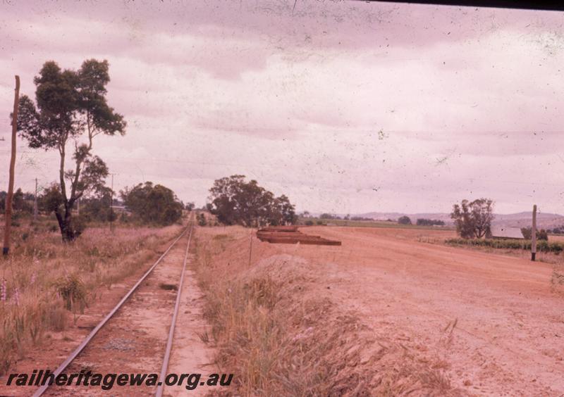 T00307
Standard Gauge construction, Avon Valley line, parting of MR line and the Standard Gauge
