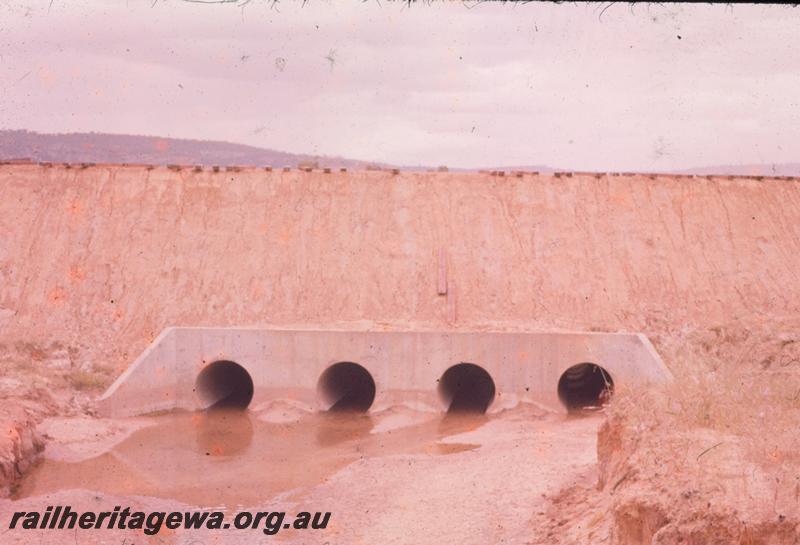 T00308
Standard Gauge construction, Avon Valley line, Culvert at parting of line
