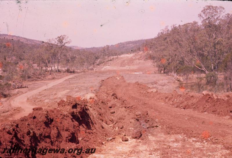 T00314
Standard Gauge construction, Avon Valley line, looking East at 41m 53ch.
