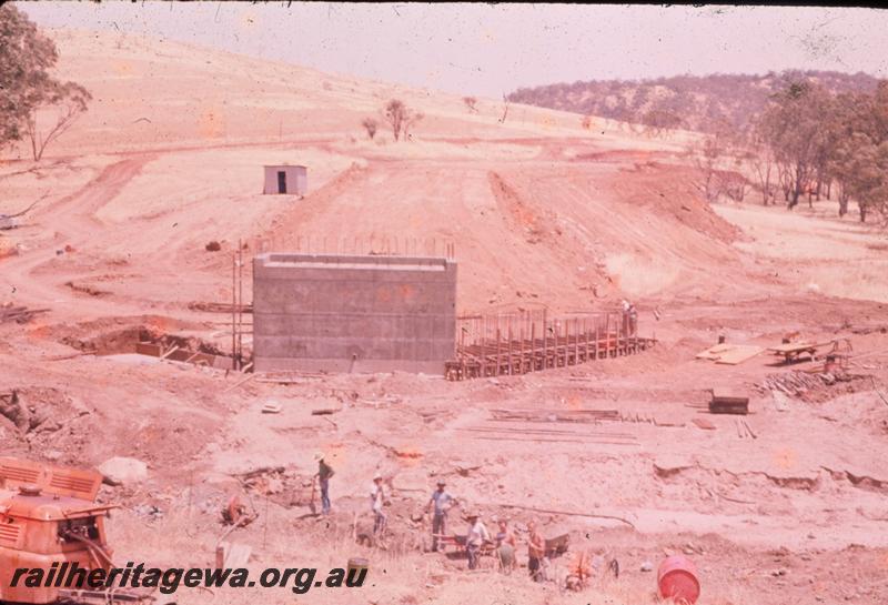 T00322
Standard Gauge construction, Avon Valley line, Jumpering Brook Bridge
