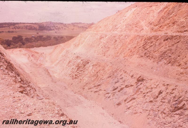 T00331
Standard Gauge construction, Avon Valley line, Windmill Cutting, West end looking East
