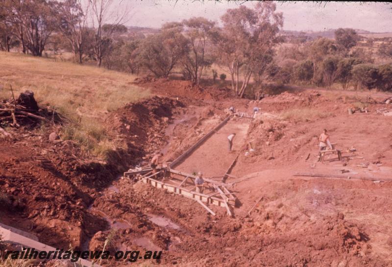 T00335
Standard Gauge construction, Avon Valley line, culvert foundation at 50 mile
