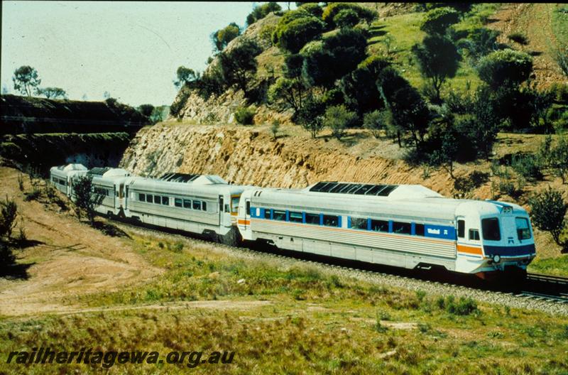 T00359
Prospector Railcar set, Avon Valley Line, 4 car set. Same as T1428 and T1831.
