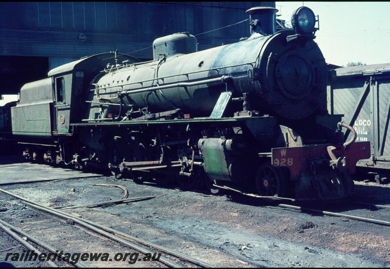 T00394
W class 928, Narrogin loco depot, GSR line. Grounded van body in the extreme right hand side, possibly an EX MRWA BM class .
