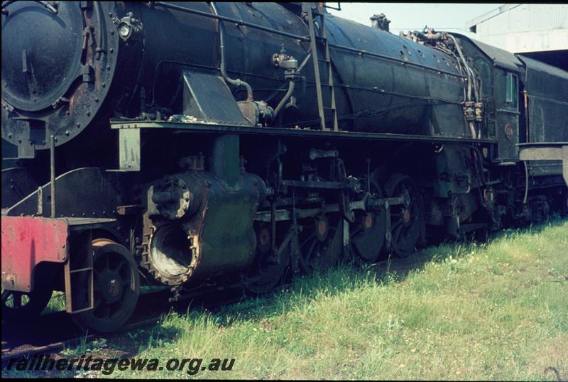 T00404
V class 1224, Collie, stowed, cylinder cover removed
