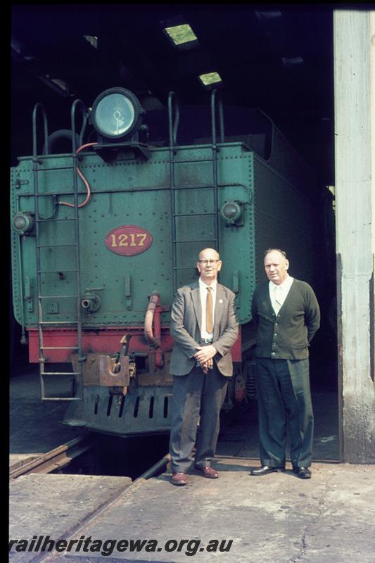 T00409
V class 1217, Collie loco depot, rear view, rear headlight and cowcatcher
