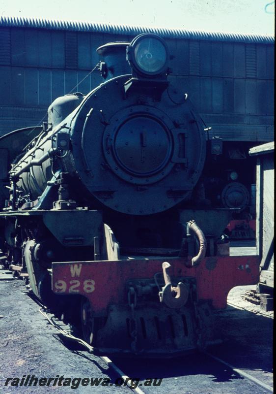 T00417
W class 928, Narrogin, Front view 
