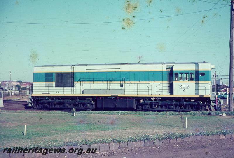 T00427
K Class 209, side view, original livery, South Dynon Locomotive Depot, Victoria, delivery run to Western Australia
