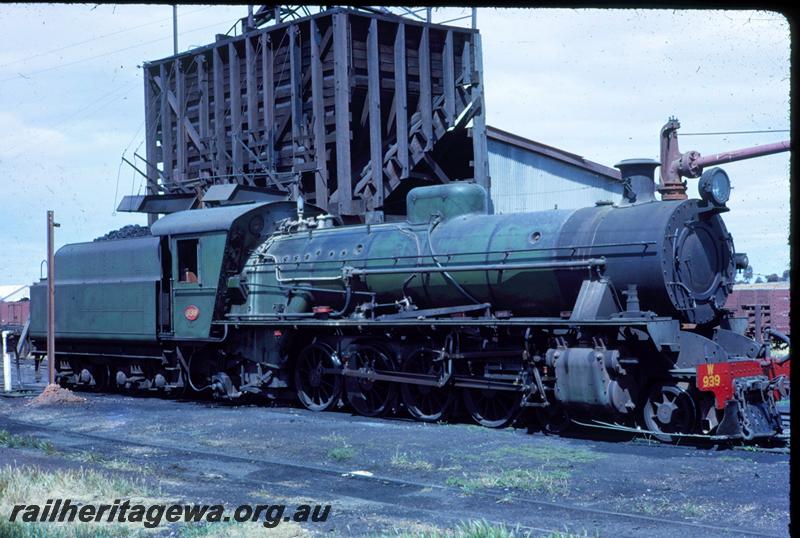 T00444
W class 939, coaling tower, Southern Cross, EGR line
