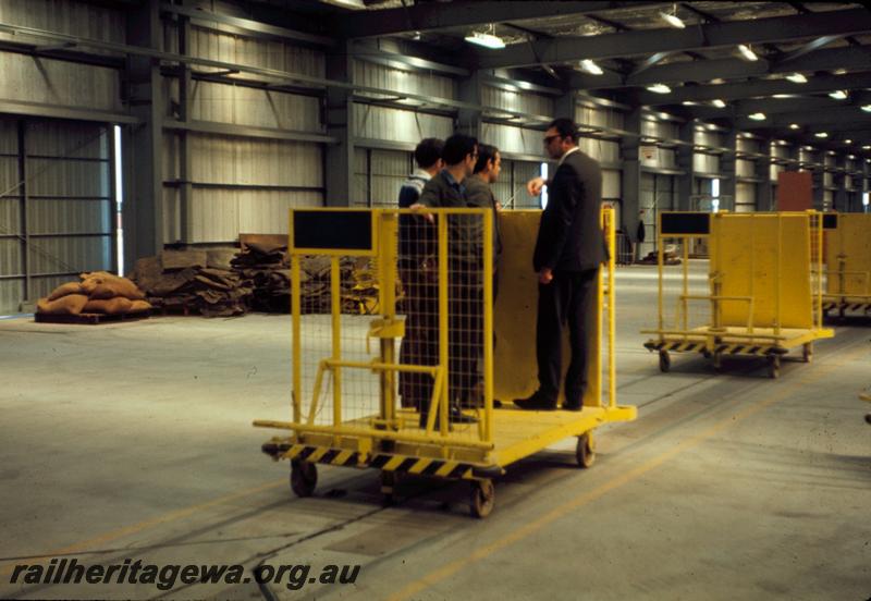 T00511
Self guiding trolleys, Outwards freight shed, internal view, Kewdale Yard
