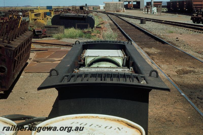 T00516
Bathtub, 7 mile Workshops, Dampier
