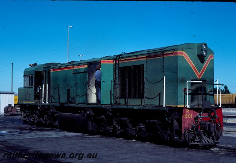 T00544
R class 1901, green livery, being serviced

