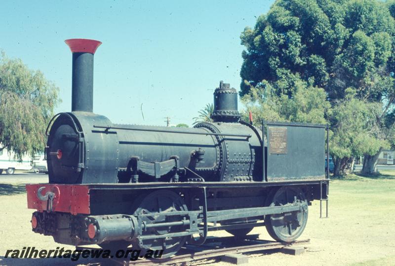 T00558
Loco 