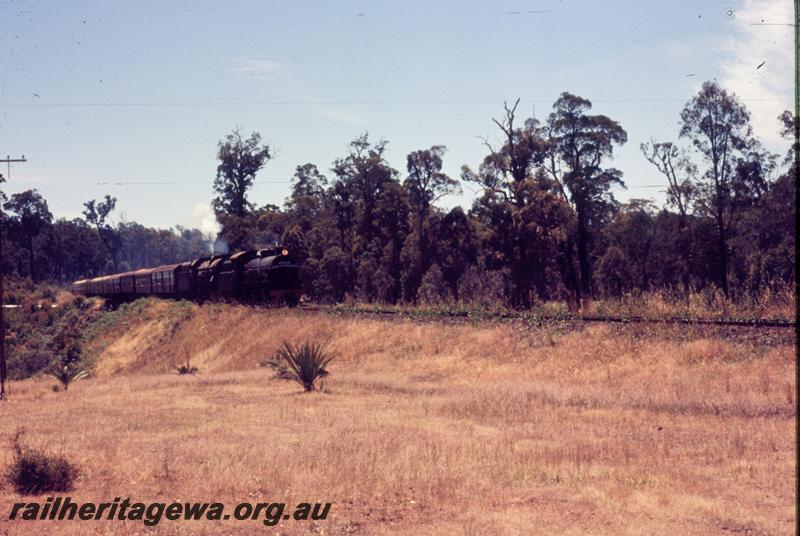 T00578
W class 943, V class on ARHS tour train
