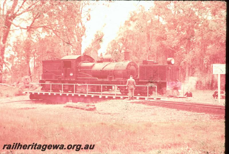 T00600
MSA class 499 Garratt loco, turntable, Nannup, WN line, being turned
