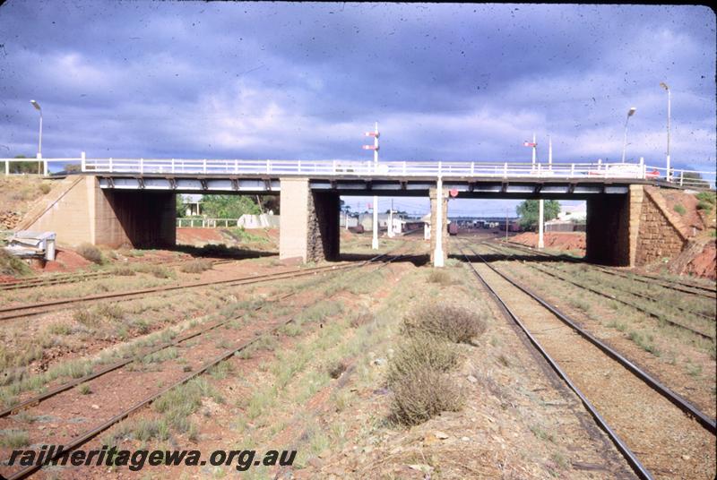 T00604
Bridge, Kalgoorlie, Maritana Street, road bridge over railway
