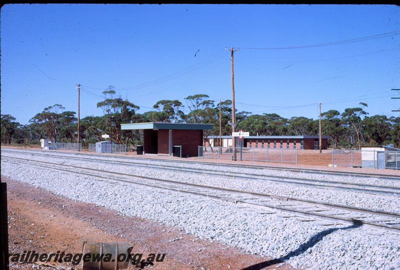 T00610
Passenger shelter, Koolyanobbing, Standard Gauge
