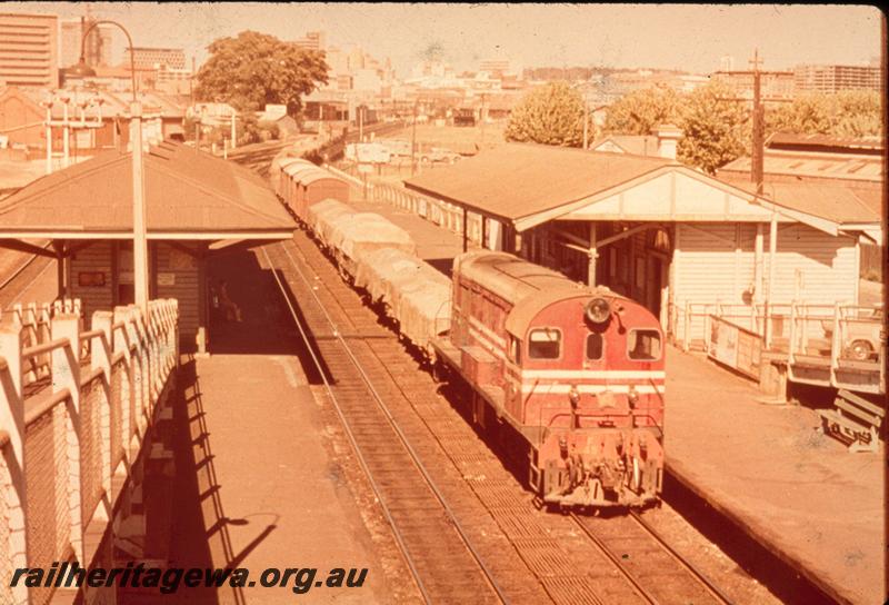 T00650
F class 45, East Perth station, ER line, goods train
