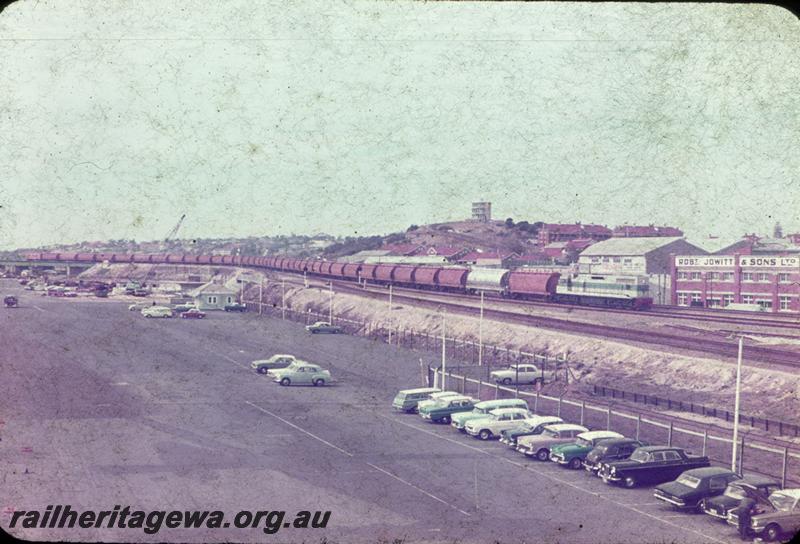 T00655
L class, Fremantle, Standard Gauge, line, grain train
