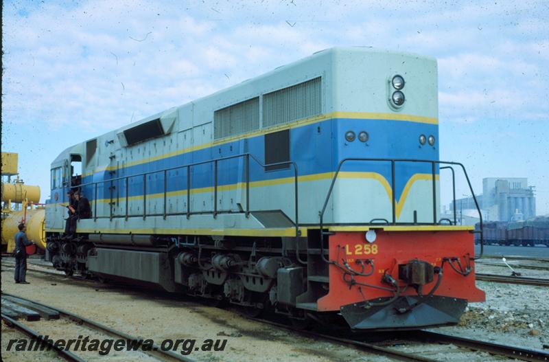 T00799
L class 258, Nth Fremantle, in original paint scheme
