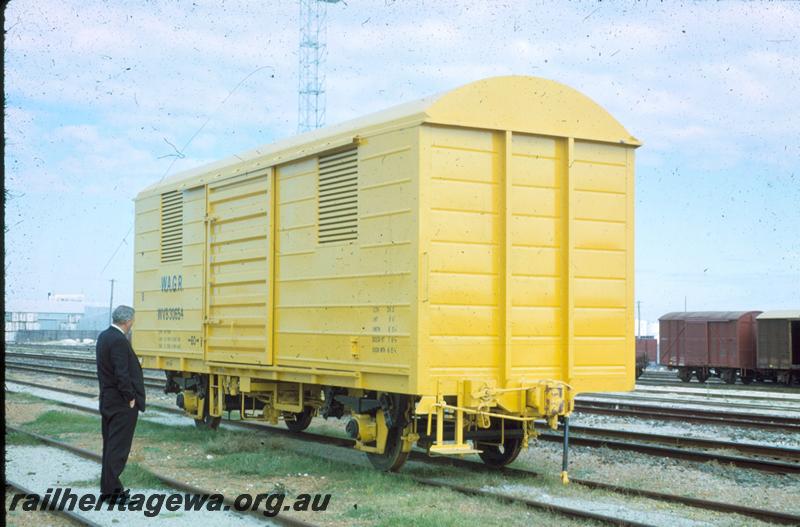 T00801
WVB class 30654, standard gauge 4 wheeled van
