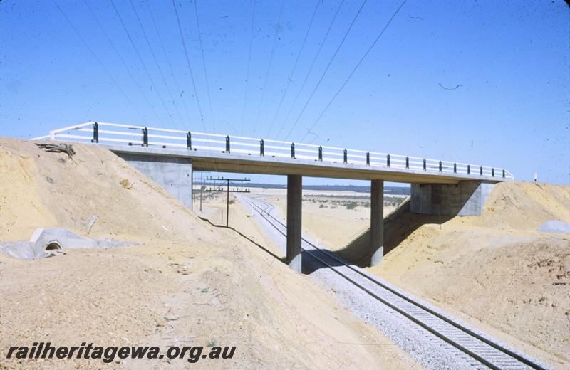 T00819
Road overpass, Standard Gauge, Moorine Rock
