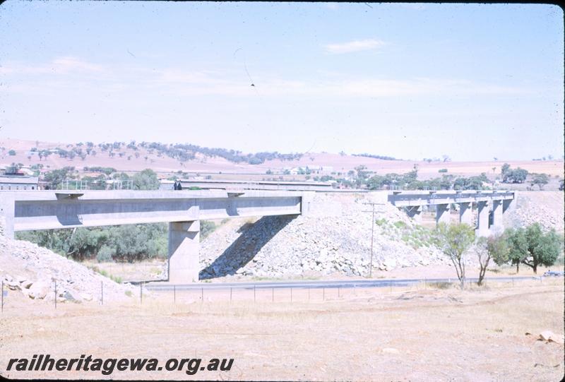 T00823
Concrete bridges, Northam, over Great Eastern Highway and the Avon River, ER line
