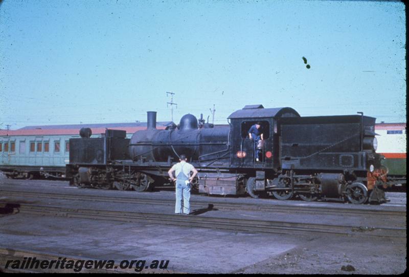 T00835
MSA class 499 Garratt loco, crew, East Perth Loco Depot
