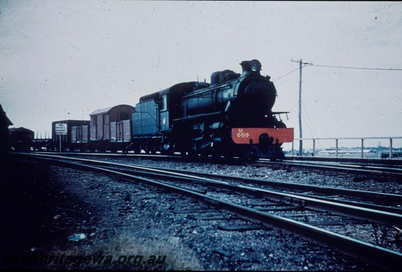 T00851
U class 659, Entering Fremantle Yard from North Fremantle, heading goods train, same as T0124
