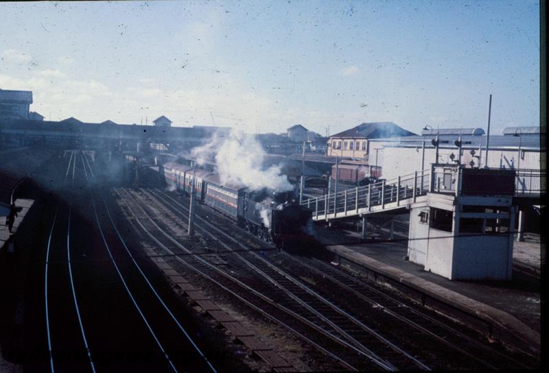 T00856
DM class loco, suburban passenger train, Perth station
