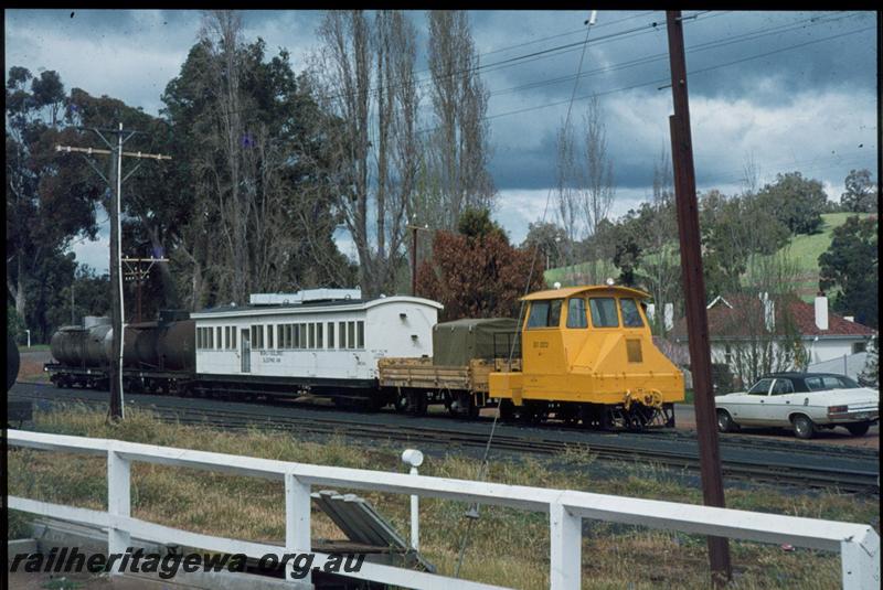 T00858
Shunting tractor ST2, HC class wagon, VW class workers carriage, Bridgetown, PP line, shunting
