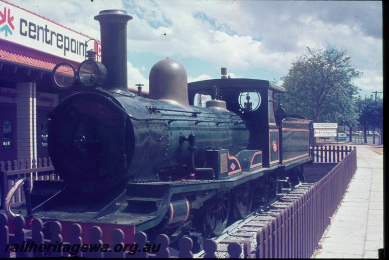 T00886
R class 174, Midland Railway, Midland Centrepoint Shopping Centre, on display
