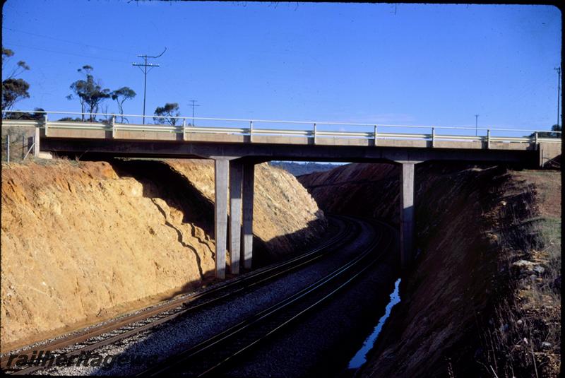 T00892
Road overpass, Horseshoe Hill, Avon Valley Line
