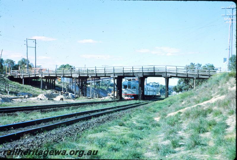 T00902
ADK class railcar set, road overpass, Success Hill, now demolished
