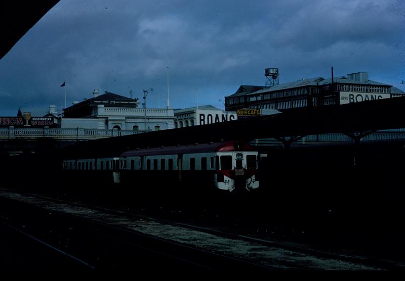 T00907
ADG class railcar set, No.2 platform, Perth Station
