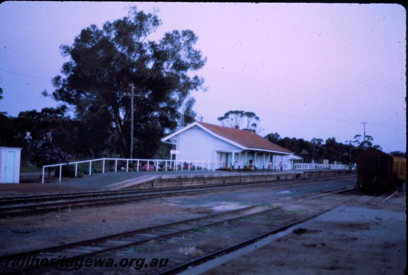 T00912
Station building, Pingelly, GSR line
