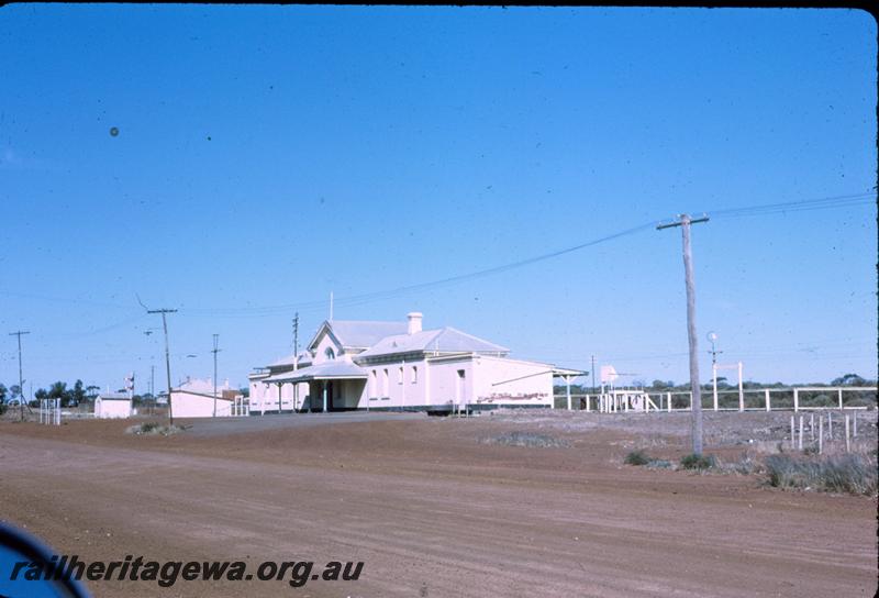 T00925
Station building, Coolgardie, EGR line, street side view
