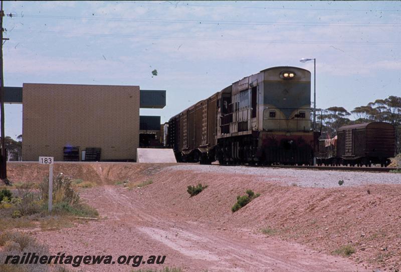T00950
K class 207, station building, at the 183 km peg, Norseman
