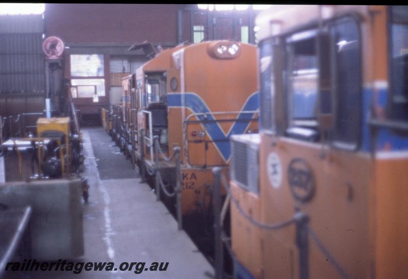 T00976
KA class 212, L class 257, inside diesel shed, Forrestfield
